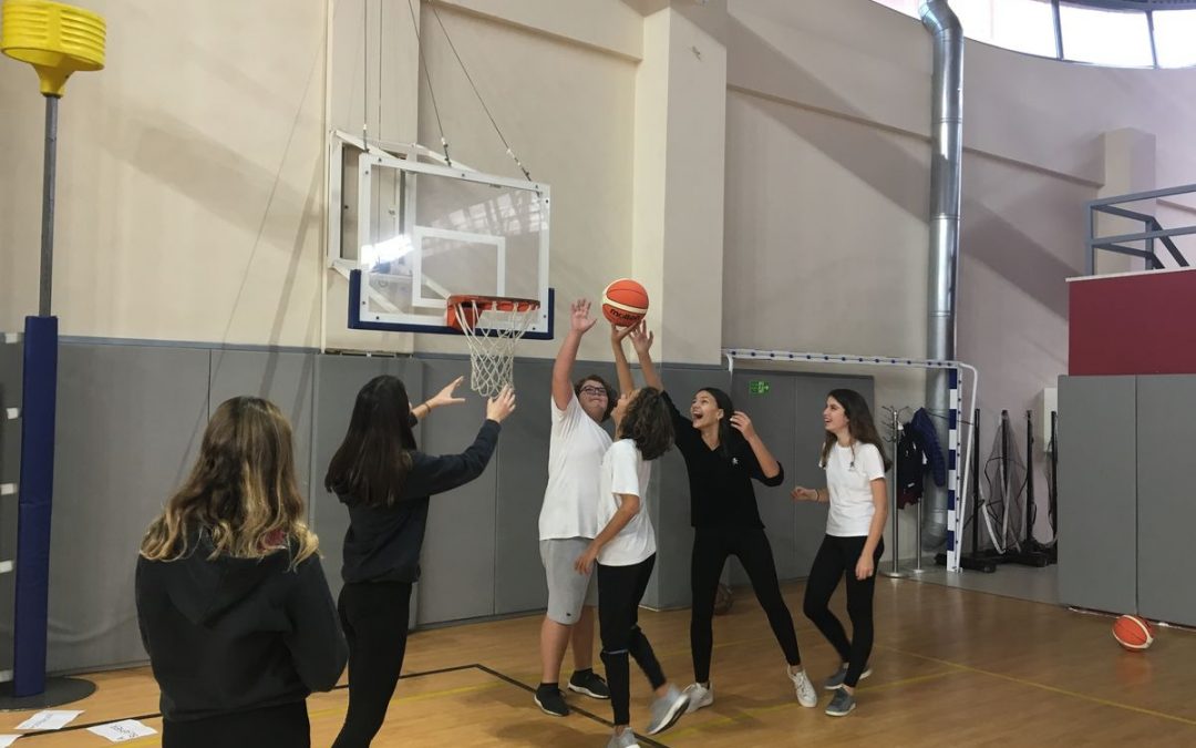 Ortaokul Öğrencilerimizden İngilizce Basketbol Dersi