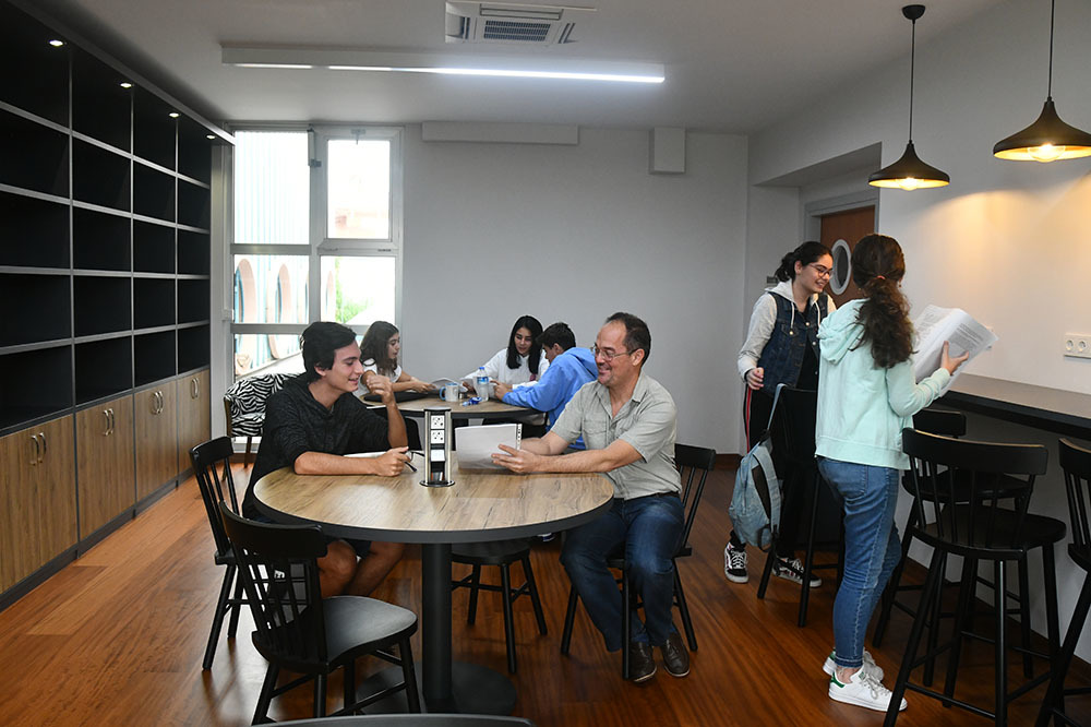 Hisar Okulları Writing Center 2019-2020 Akademik Yılında Kurulmuştur