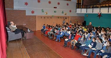 4. Sınıf Öğrencilerimiz Yazar Behiç Ak ile Söyleşti