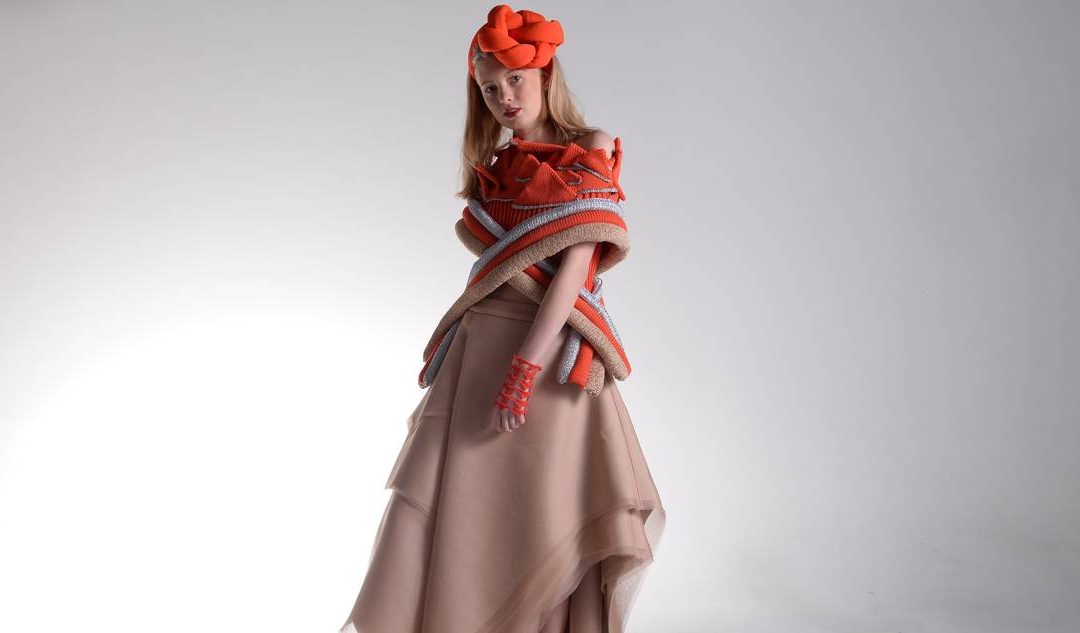 Regent’s Universitesi &quot;Giyilebilir Mimari&quot; Moda Tasarım Yarışmasında Hisar Öğrencileri Finalist Oldu