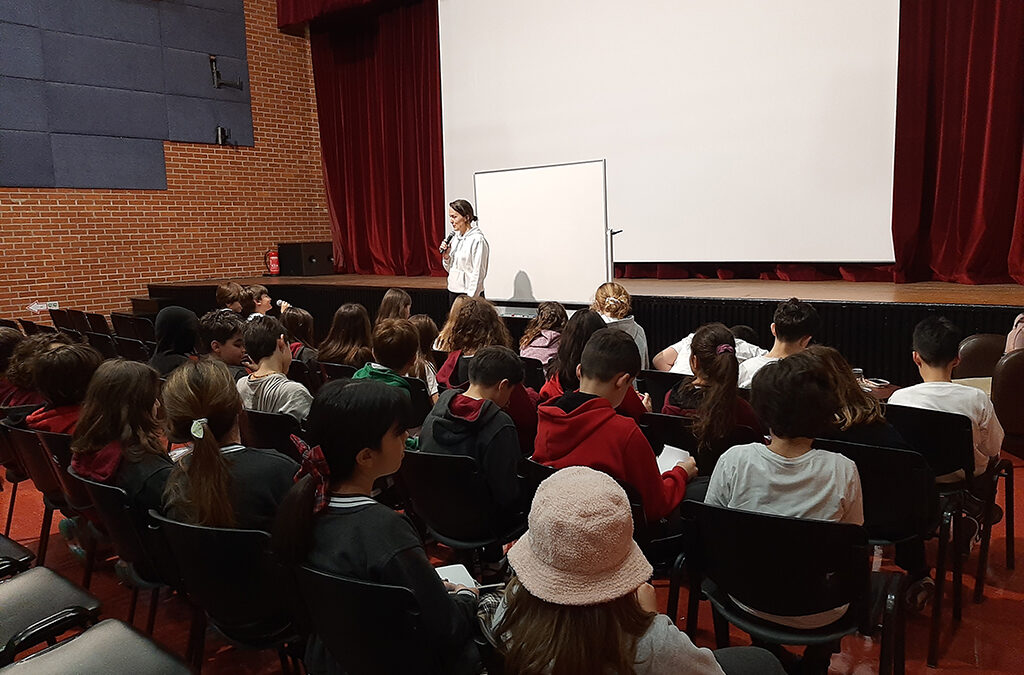 Our Grade 4 Students Came Together with Author Özge Özdemir