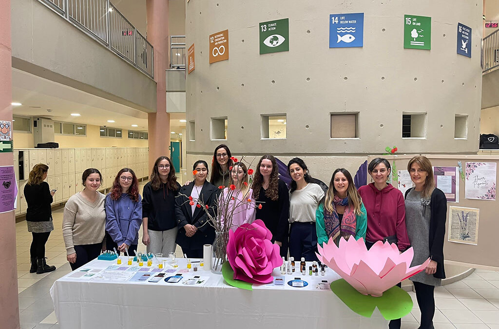 Our High School Students Exhibited Their Works at the “Chemistry of Flowers” Event