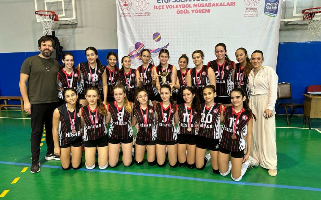 Voleybol Takımlarımız İlçe Turnuvalarında Madalya Kazandı